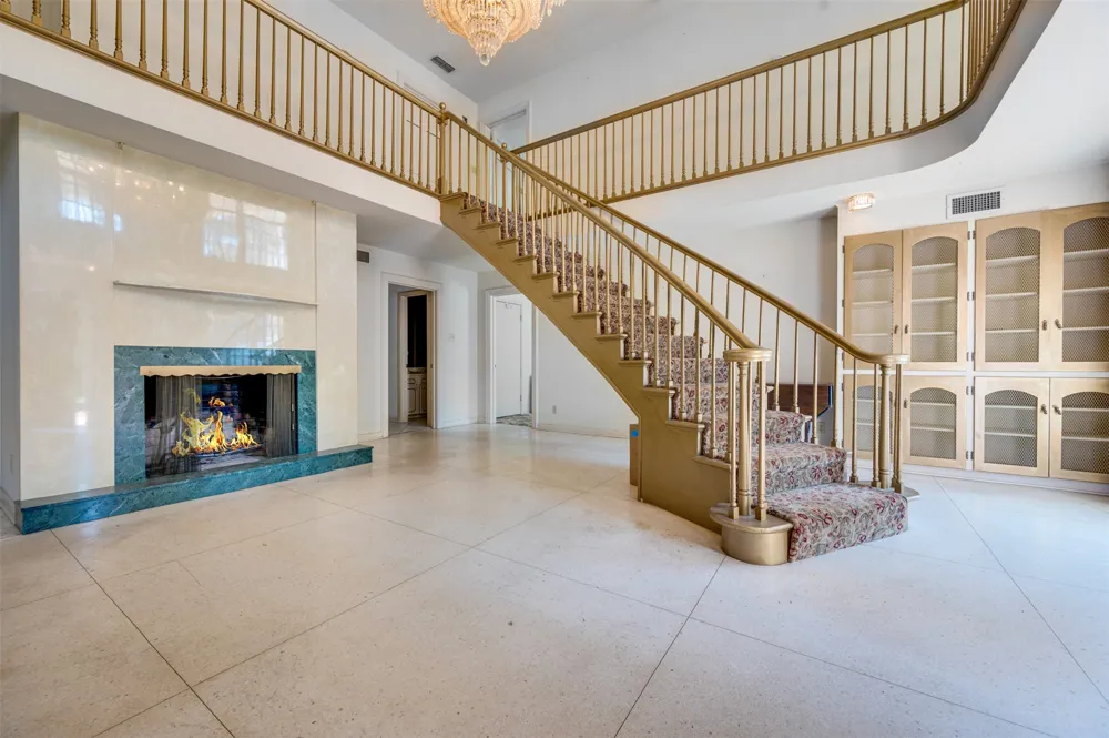 2900 S Robertson Avenue Tyler, TX 75701