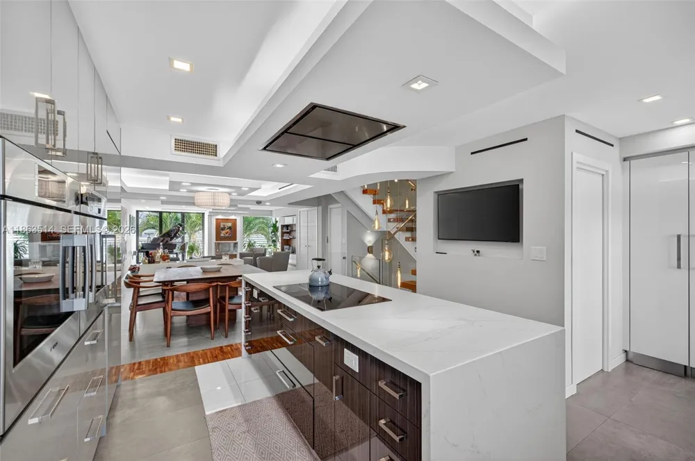 1223 Hillsboro Mile #4 Hillsboro Beach, FL 33062
