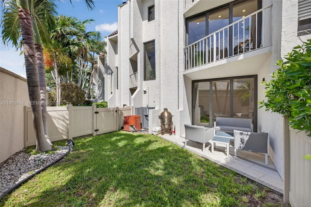 1223 Hillsboro Mile #4 Hillsboro Beach, FL 33062