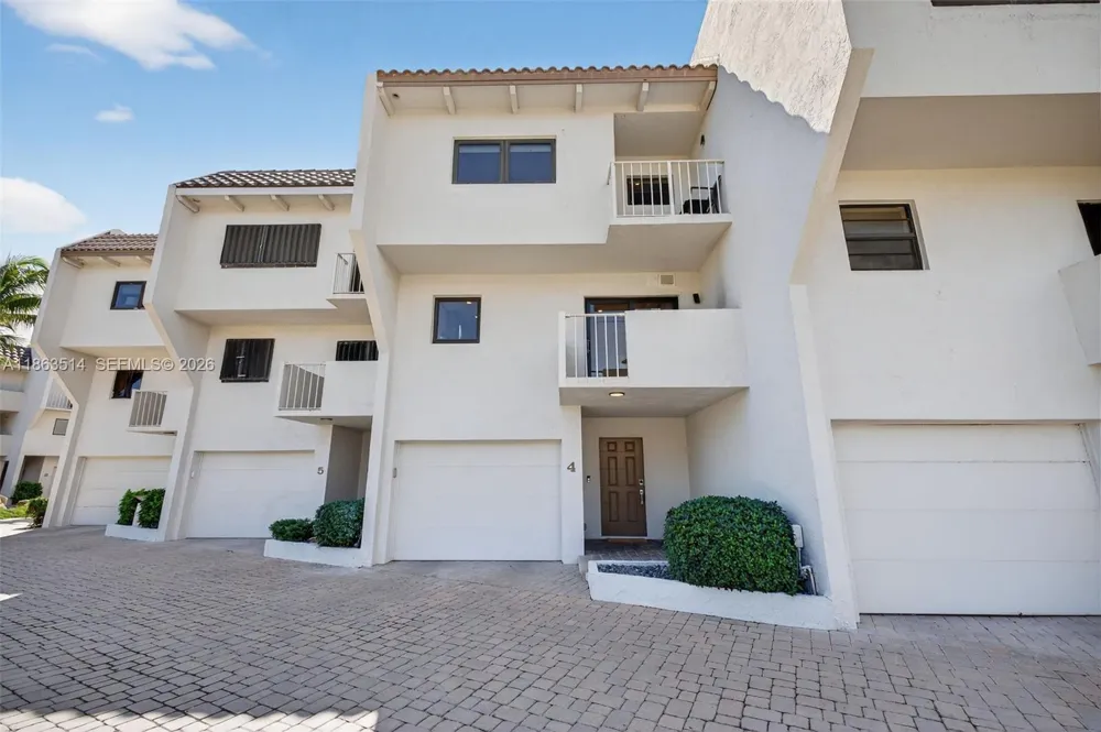 1223 Hillsboro Mile #4 Hillsboro Beach, FL 33062