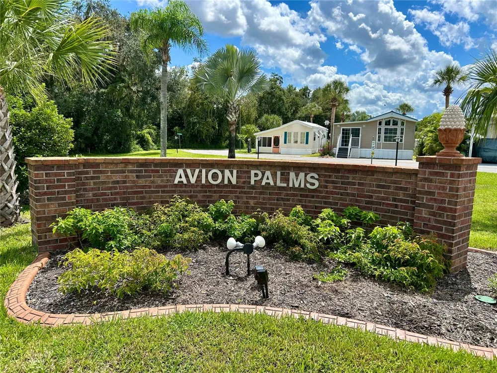1112 FEATHER LANE Bowling Green, FL 33834