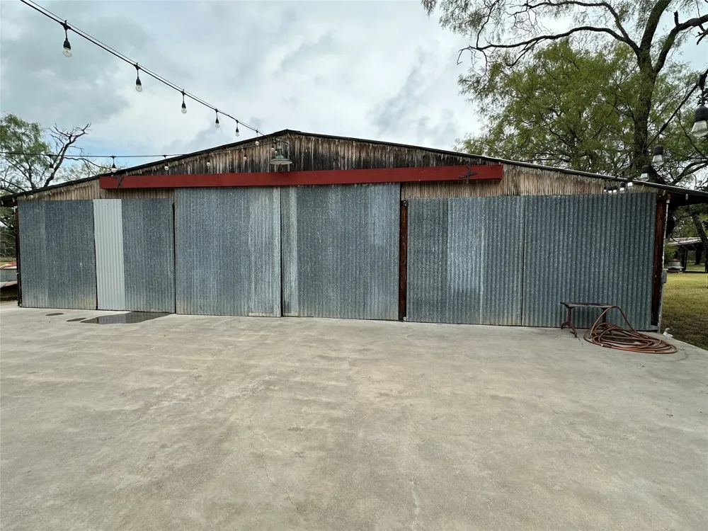 3739 CR 2160 Iredell, TX 76649