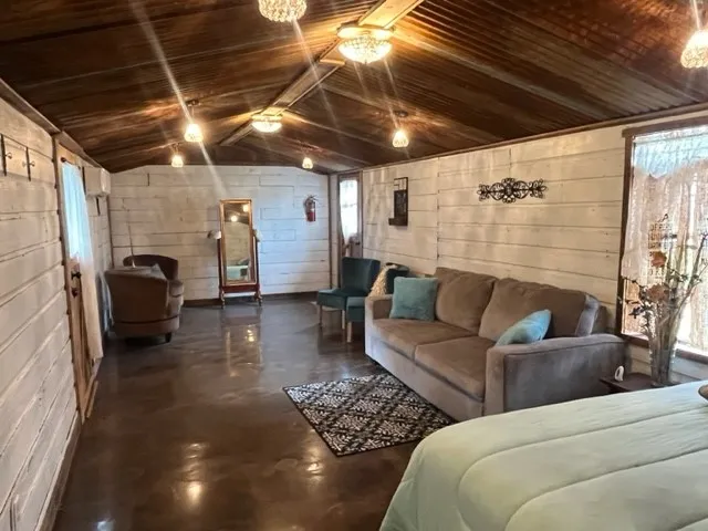 3739 CR 2160 Iredell, TX 76649
