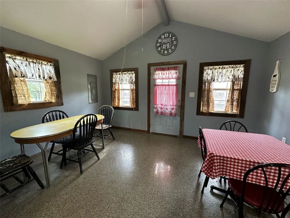 3739 CR 2160 Iredell, TX 76649