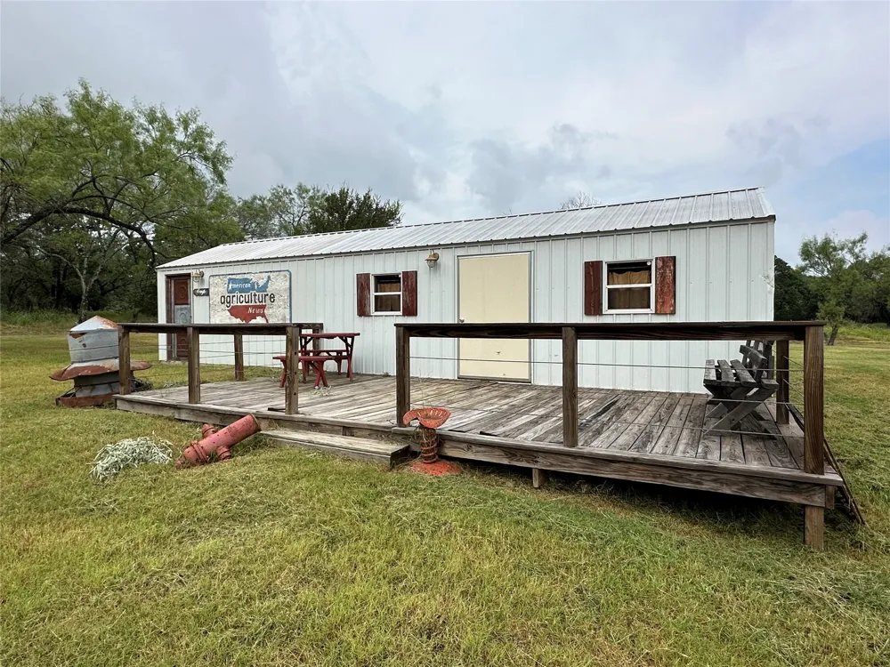 3739 CR 2160 Iredell, TX 76649