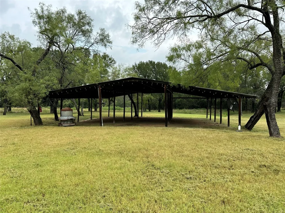3739 CR 2160 Iredell, TX 76649