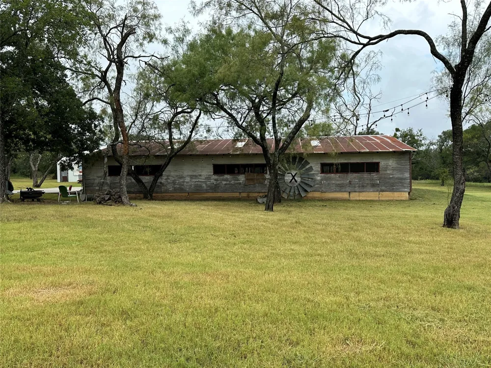 3739 CR 2160 Iredell, TX 76649