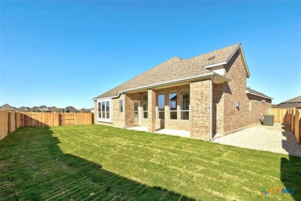 122 Stock Pond Trail Kyle, TX 78640