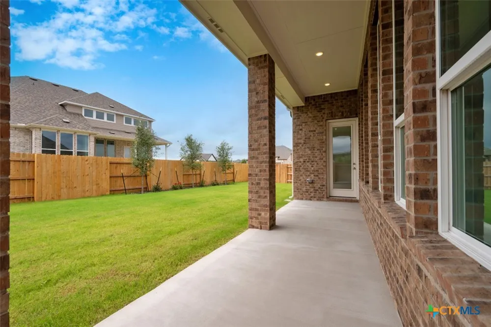 122 Stock Pond Trail Kyle, TX 78640
