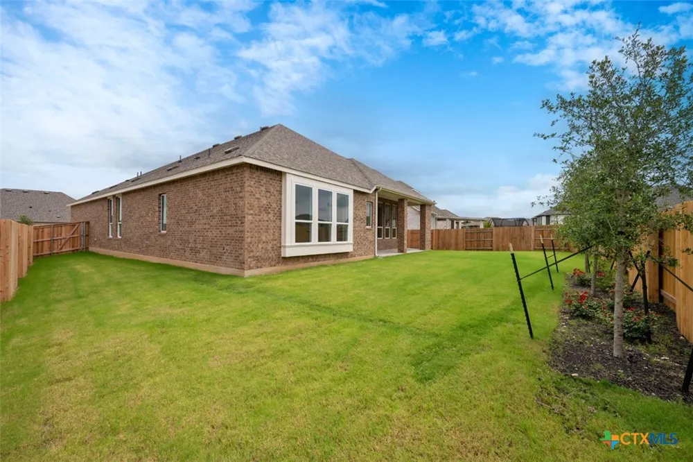 122 Stock Pond Trail Kyle, TX 78640