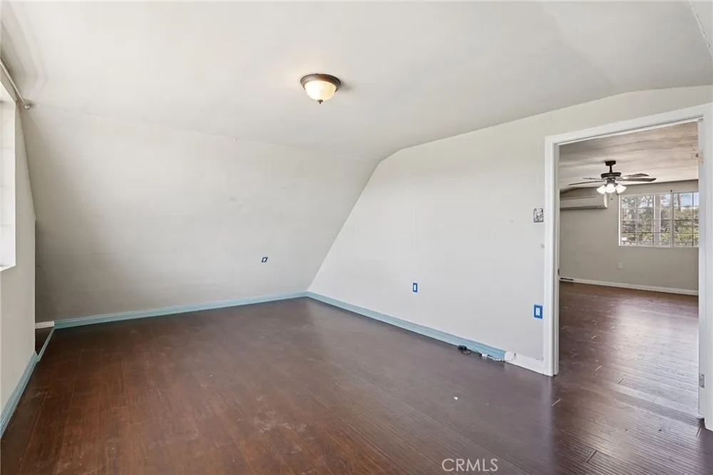 1211 E Leigh Court Long Beach, CA 90806