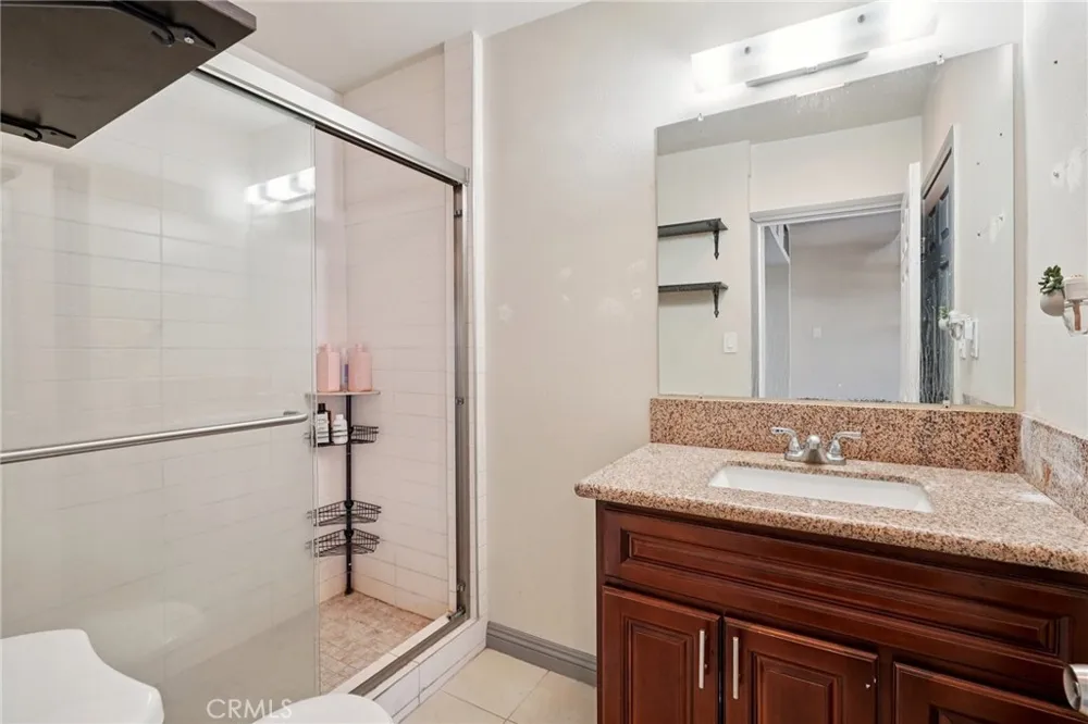 1211 E Leigh Court Long Beach, CA 90806