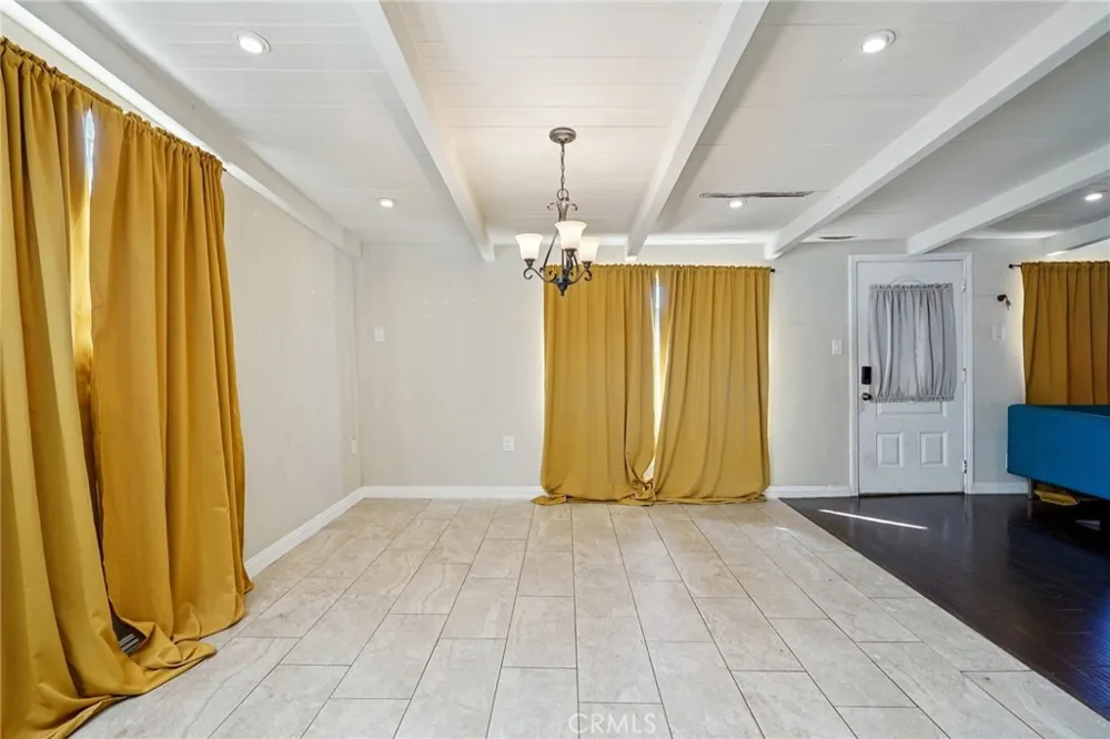 1211 E Leigh Court Long Beach, CA 90806