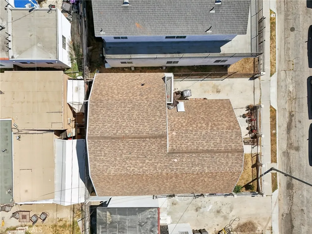 1211 E Leigh Court Long Beach, CA 90806