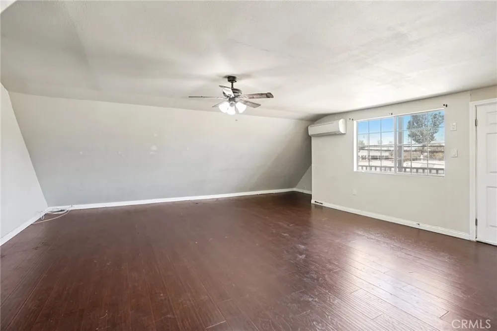 1211 E Leigh Court Long Beach, CA 90806