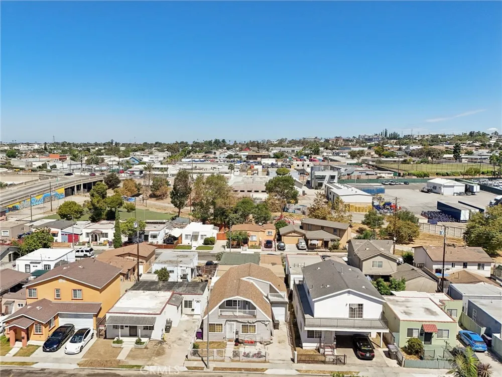 1211 E Leigh Court Long Beach, CA 90806