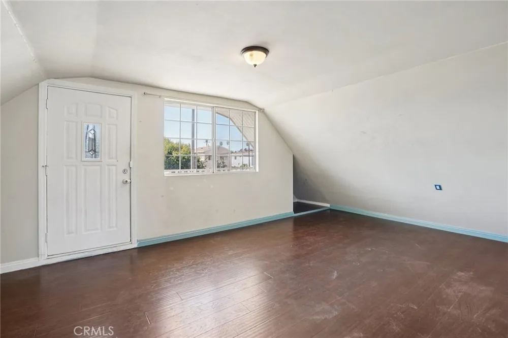 1211 E Leigh Court Long Beach, CA 90806