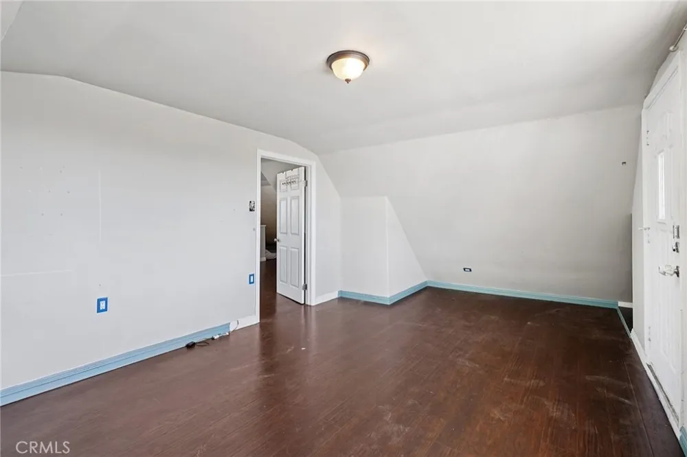 1211 E Leigh Court Long Beach, CA 90806