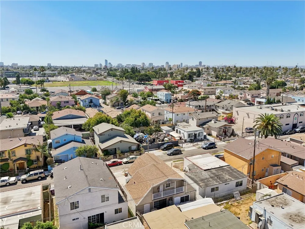 1211 E Leigh Court Long Beach, CA 90806