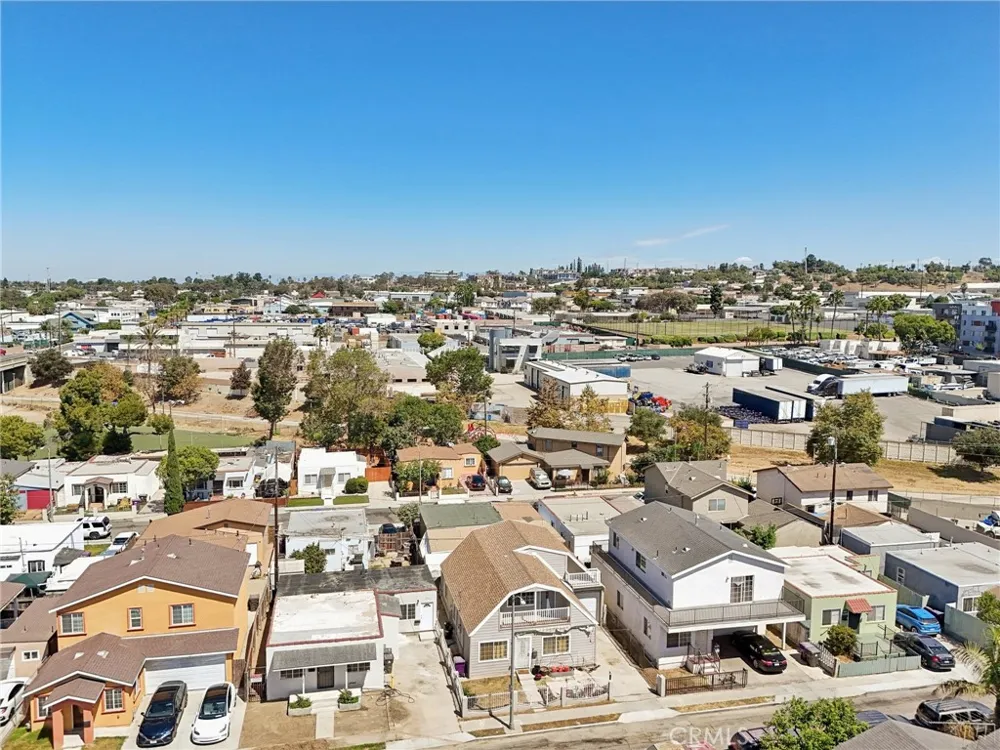 1211 E Leigh Court Long Beach, CA 90806