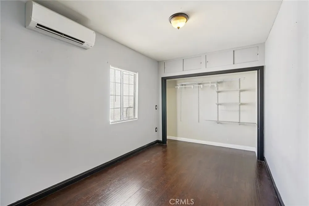1211 E Leigh Court Long Beach, CA 90806