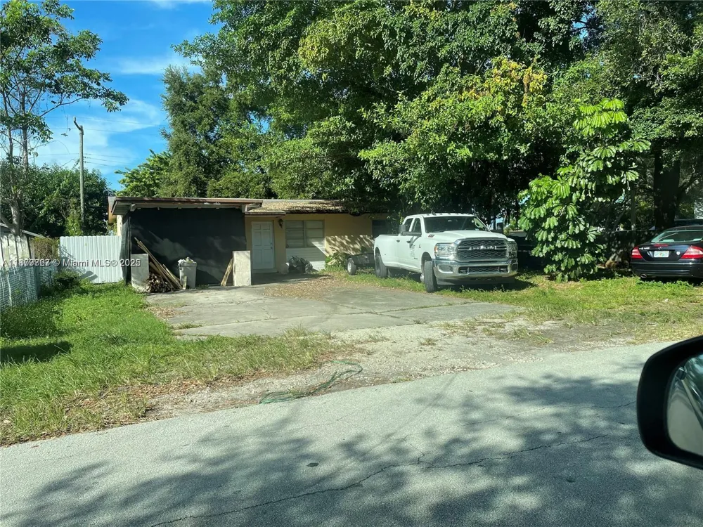 2755 NE 207th St Aventura, FL 33180
