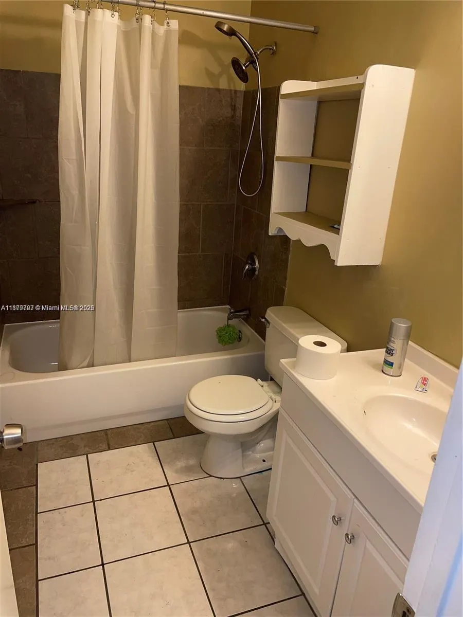 2755 NE 207th St Aventura, FL 33180