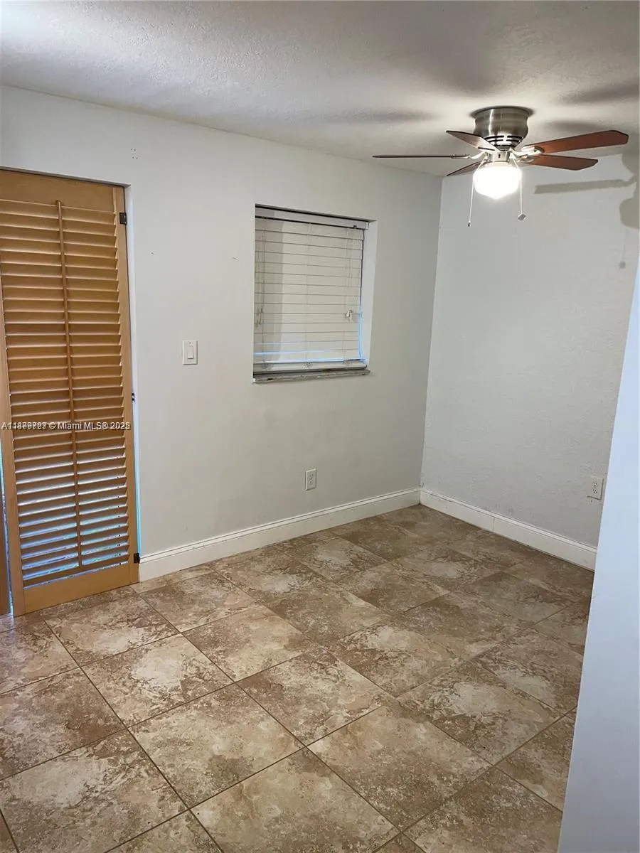 2755 NE 207th St Aventura, FL 33180