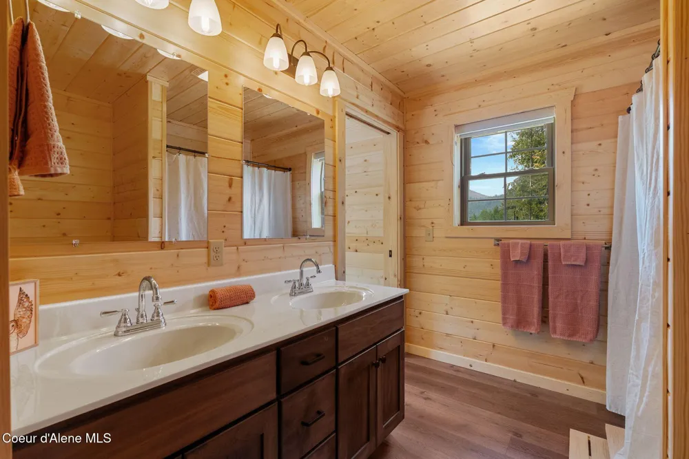 452 Ruby Creek Road Naples, ID 83847