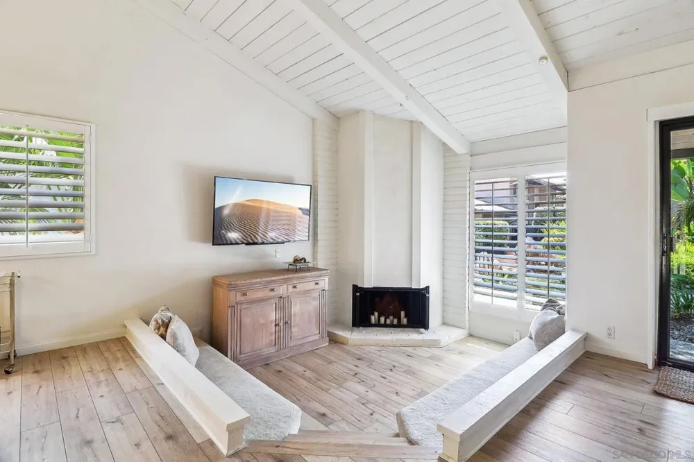 1933 Alga Road #C Carlsbad, CA 92009