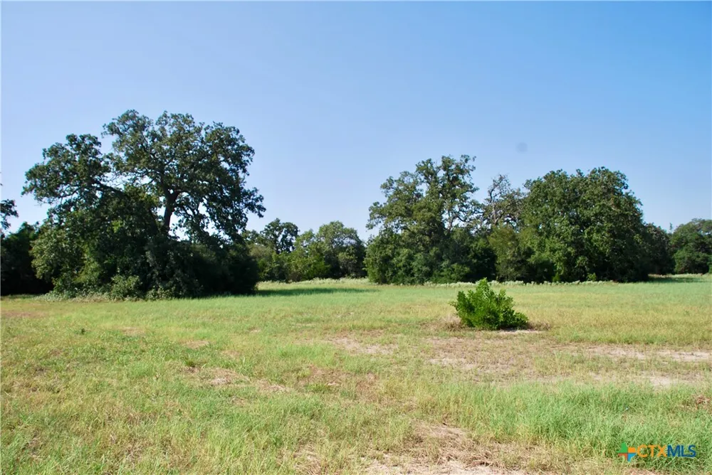 1 Harvell Lane Schulenburg, TX 78956