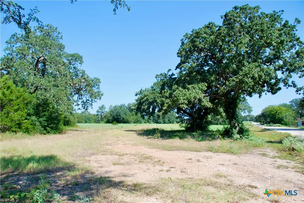 1 Harvell Lane Schulenburg, TX 78956