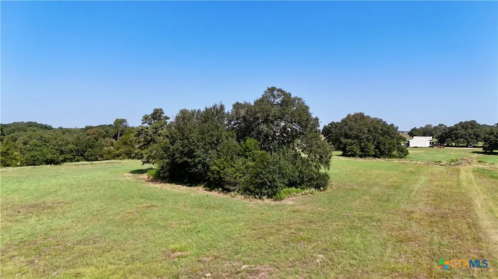 2 Harvell Lane Schulenburg, TX 78956