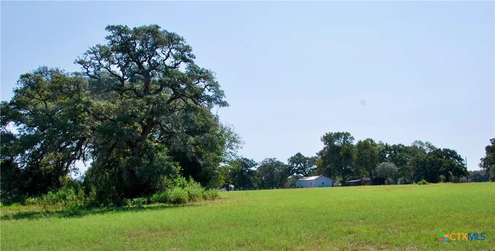 2 Harvell Lane Schulenburg, TX 78956