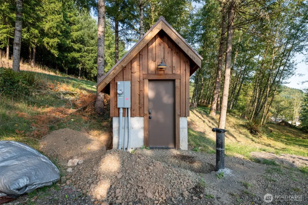 189 Kjesbu Road Silver Creek, WA 98585