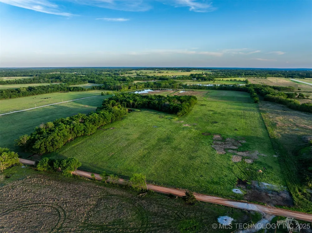 E 320 ROAD Vinita, OK 74301