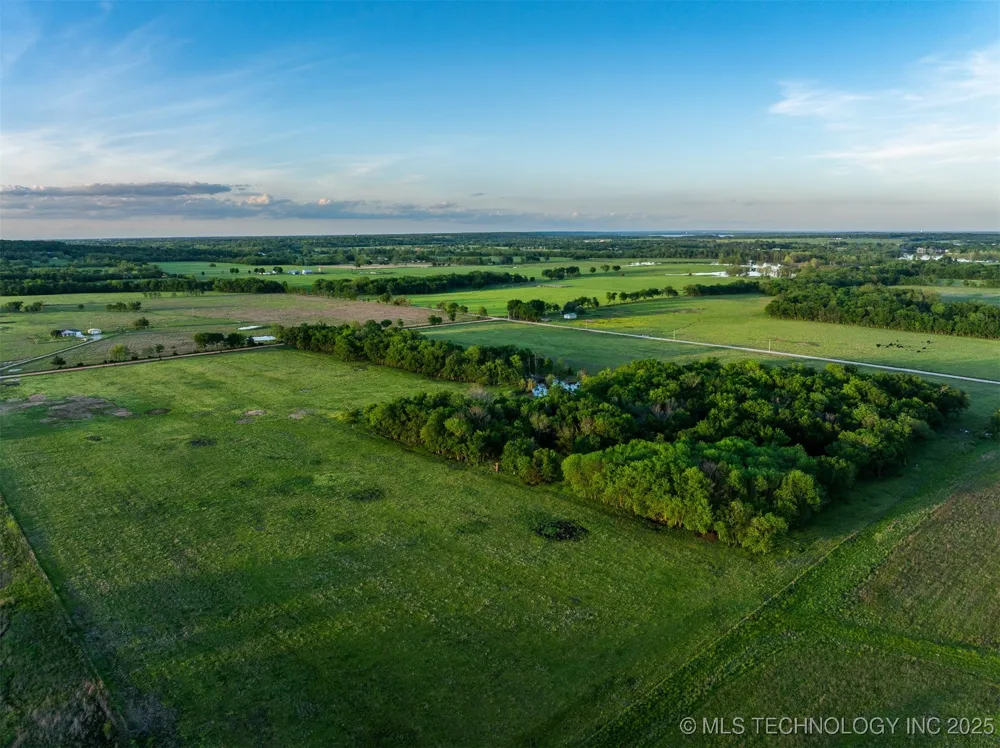 E 320 ROAD Vinita, OK 74301