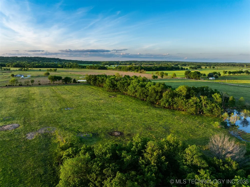 E 320 ROAD Vinita, OK 74301