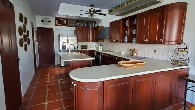 27 SAN MIGUEL Humacao, PR 00791