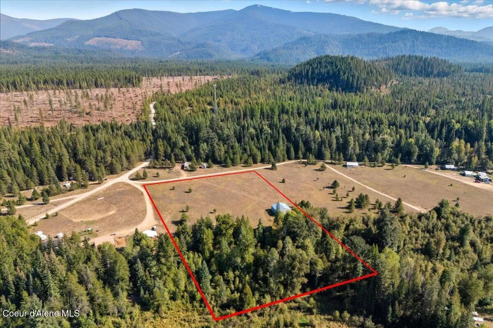xx Poloma Ln Priest River, ID 83856