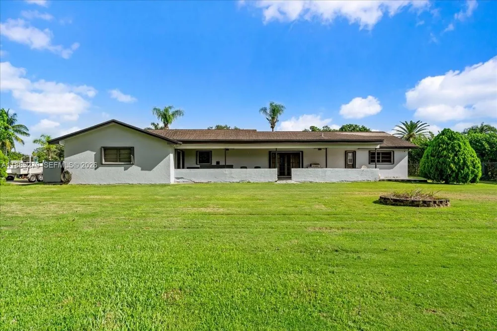 19926 SW 326th St Homestead, FL 33030