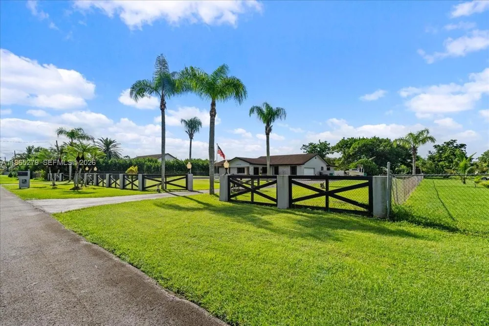 19926 SW 326th St Homestead, FL 33030