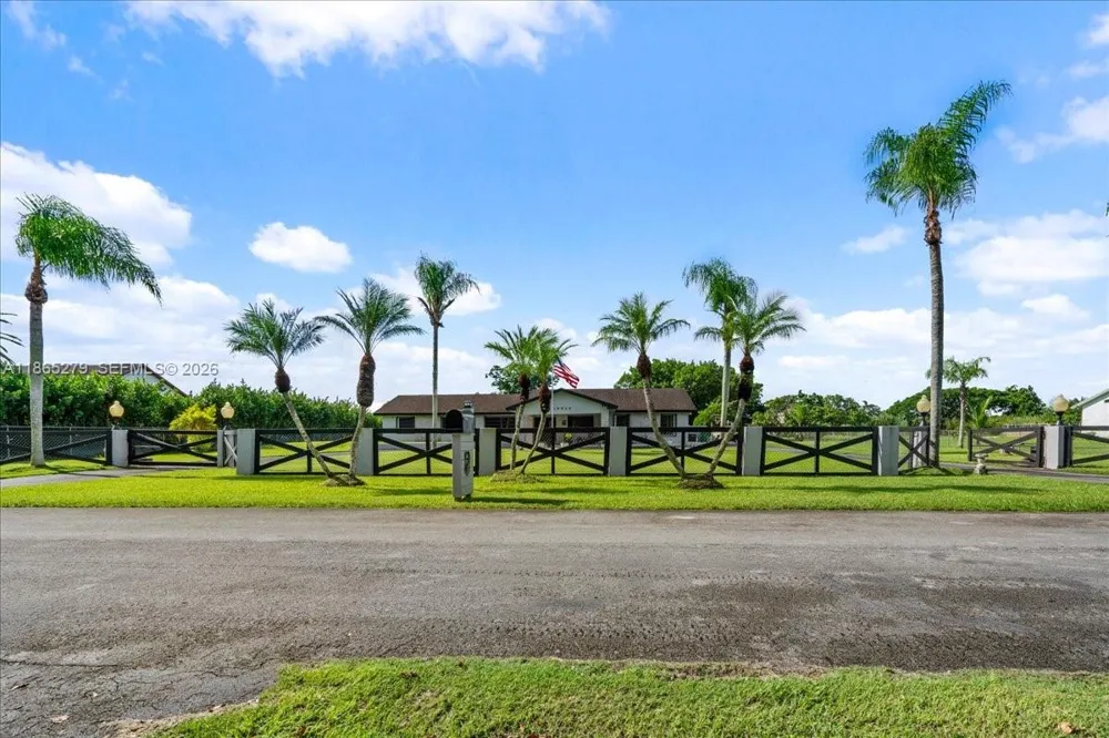 19926 SW 326th St Homestead, FL 33030