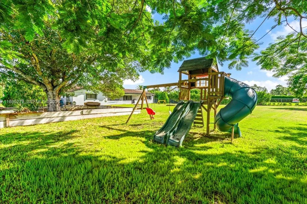 19926 SW 326th St Homestead, FL 33030