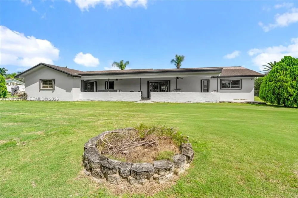 19926 SW 326th St Homestead, FL 33030