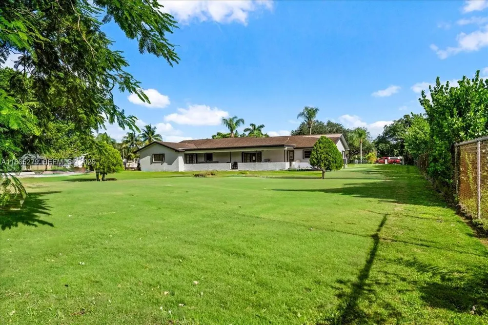 19926 SW 326th St Homestead, FL 33030