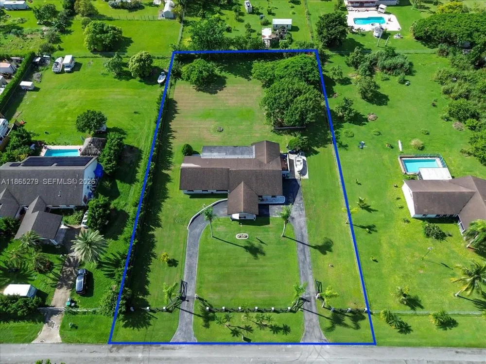 19926 SW 326th St Homestead, FL 33030