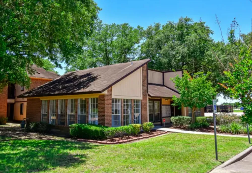3025 Waller St Waller, TX 77484