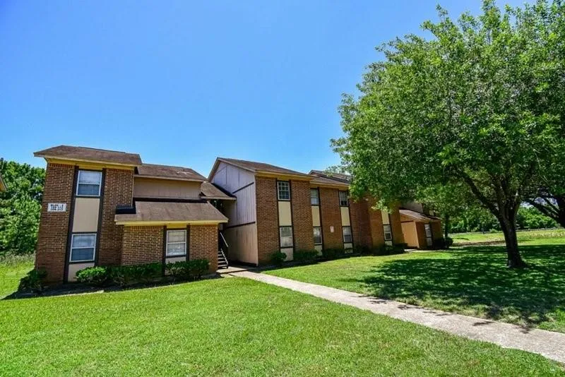 3025 Waller St Waller, TX 77484