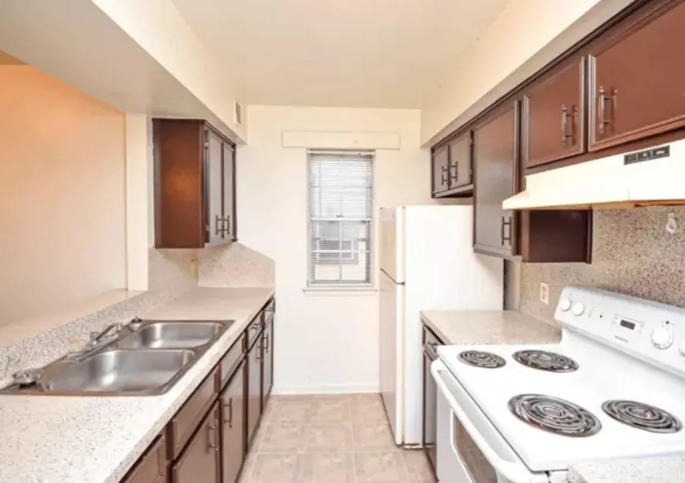 3025 Waller St Waller, TX 77484